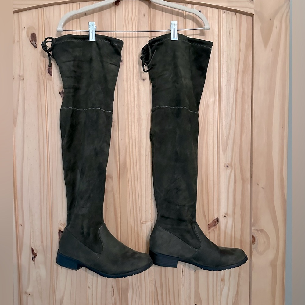 Forever boots size 10